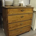 868 1572 CHEST OF DRAWERS